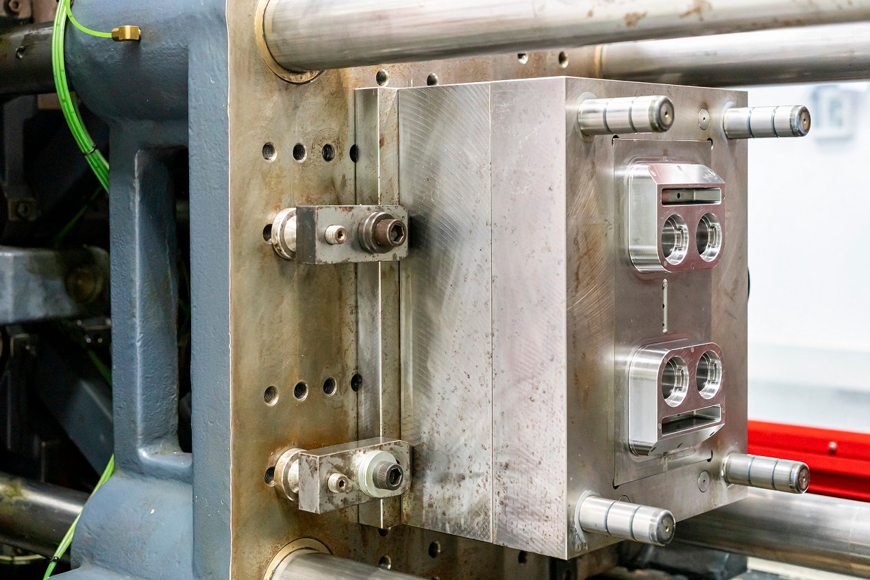 Produkcja form wtryskowych: Przegląd zastosowań i korzyści