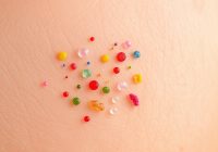 Mikrobiom skóry – jak dbać o zdrową florę skórną?